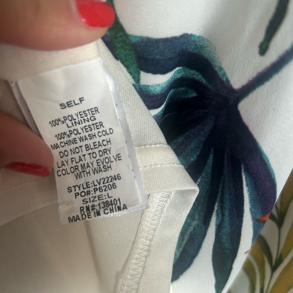 Love Tropical Leaf Print Romper - Picture 7 of 7